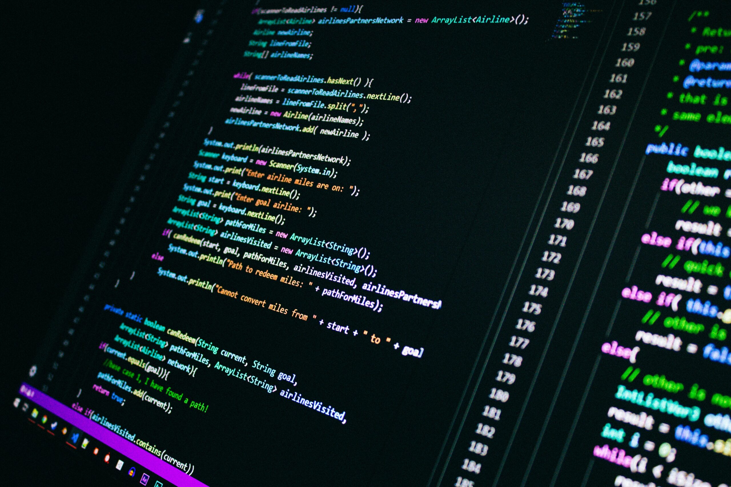 Programmeercode op een computerscherm